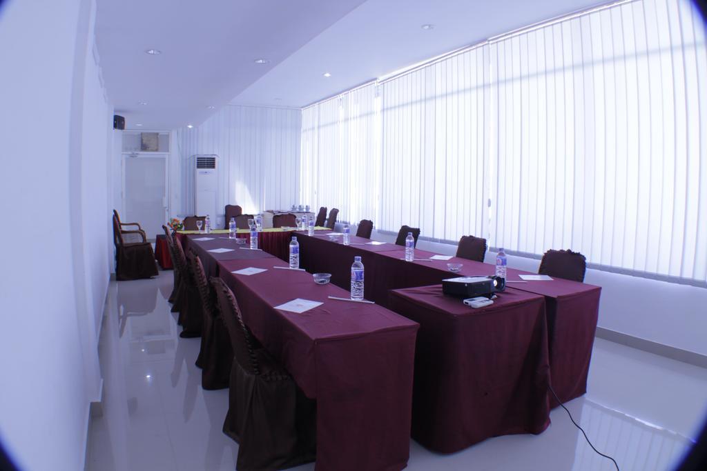Grand Duta Hotel Παλού Εξωτερικό φωτογραφία
