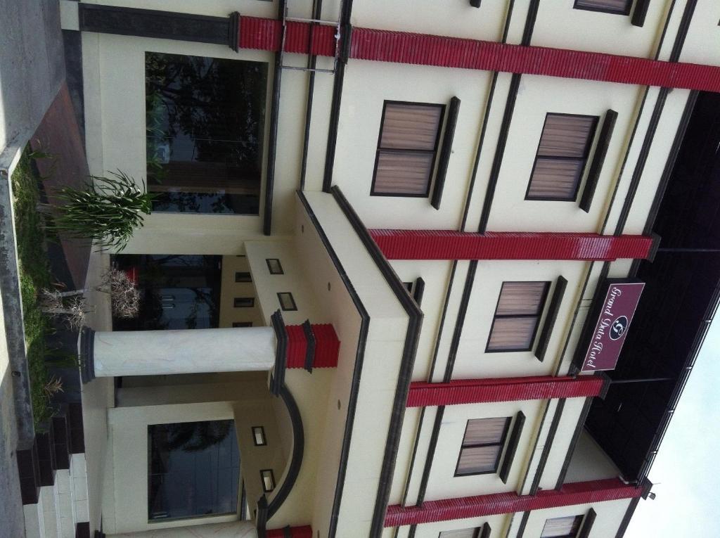 Grand Duta Hotel Παλού Εξωτερικό φωτογραφία