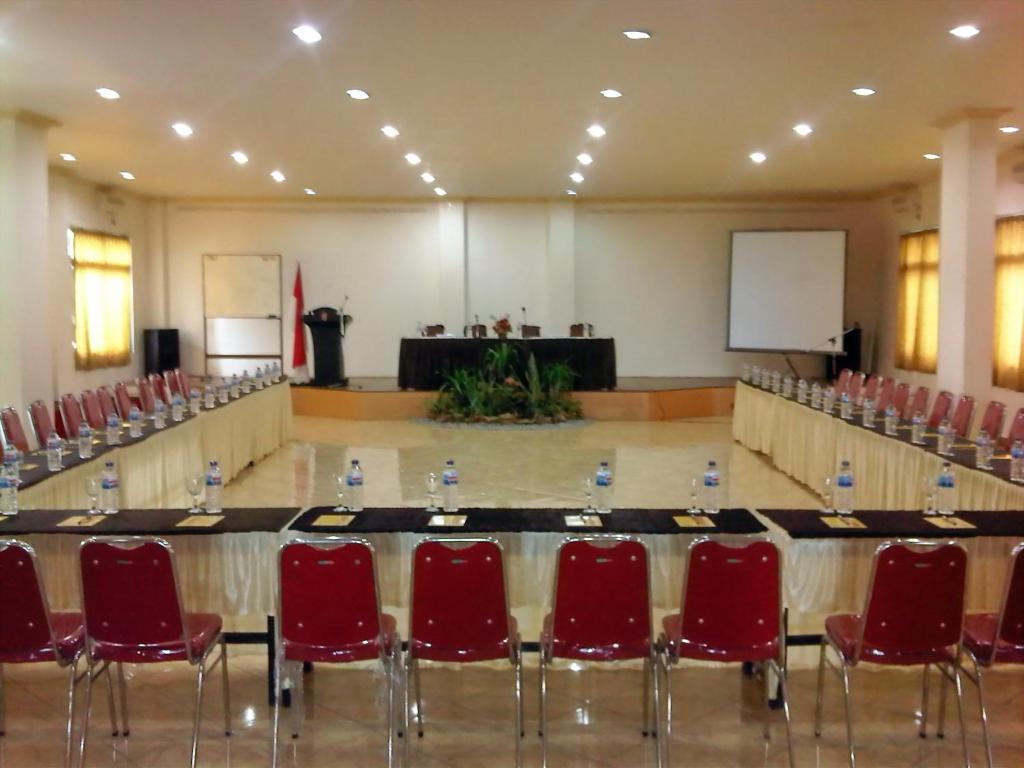 Grand Duta Hotel Παλού Εξωτερικό φωτογραφία