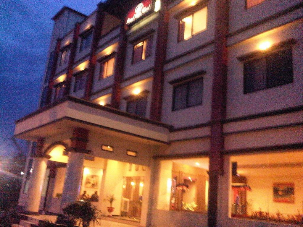 Grand Duta Hotel Παλού Εξωτερικό φωτογραφία